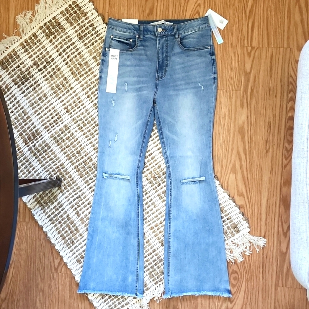 Curvy High-Rise Flare Stretch Jean by Tinseltown Royal Oak Wash Distressed Sz 11
